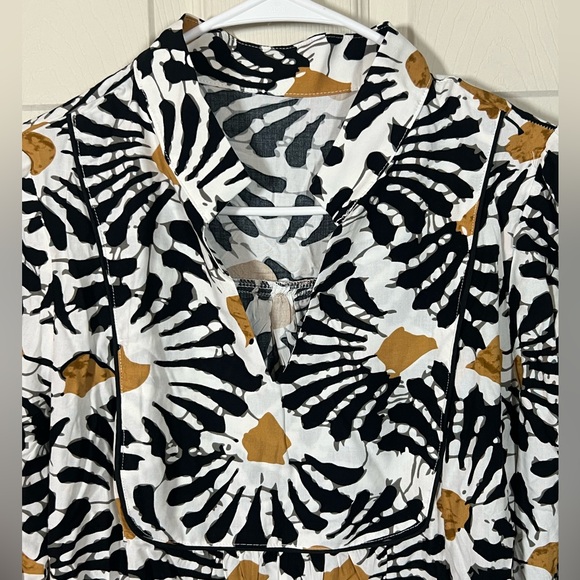 Black & Ivory Abstract Floral Split V Neck Midi Dress - Picture 4 of 8